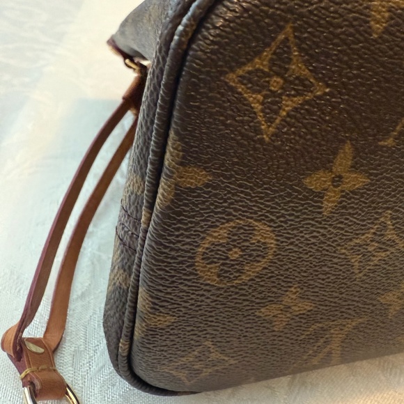 Louis Vuitton PM Neverfell - Picture 10 of 14